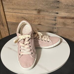 Taos Footwear Light Pink Canvas Sneakers